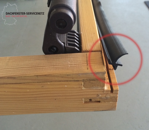 50 Meter-Rolle - Braas BK-BL Flügeldichtung (Zusatz) für Holzdachfenster